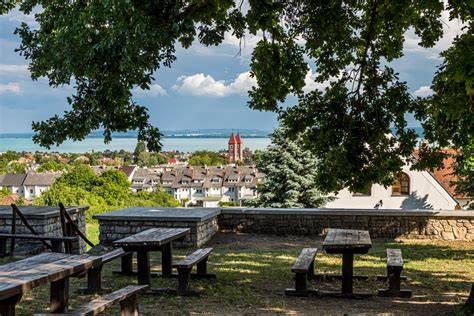 Balatonfüred északi parti panorámája