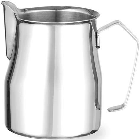 inox tejhabosító kancsó kávé mellett
