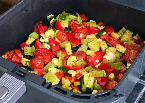 Airfryer kosárban készülő ropogós zöldségek