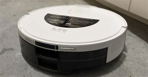 ILIFE robotporszívó otthoni takarítás közben