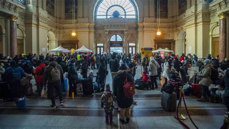 Menekültek a Keleti pályaudvaron