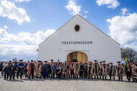 Hortobágyi pásztorbot és hagyományos pásztorfelszerelés