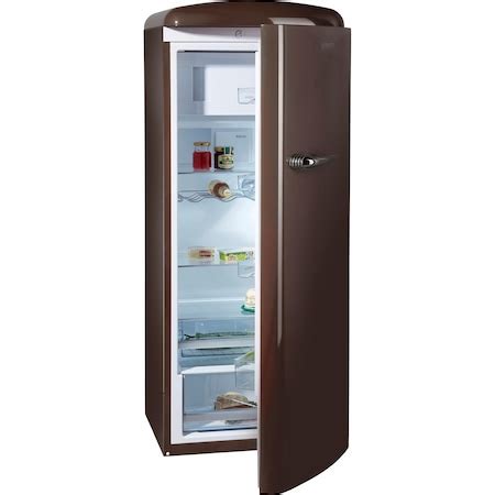 barna hűtőszekrény modern konyhában