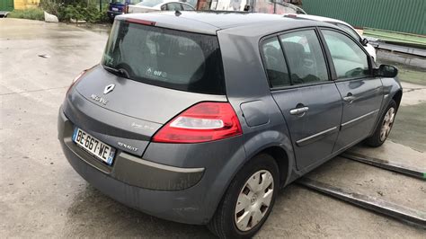 Renault Mégane 2 klímafeltöltési pont motortér