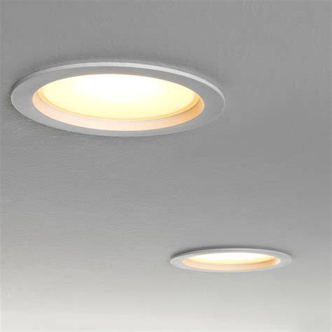 mennyezeti LED spotlámpák álmennyezetben