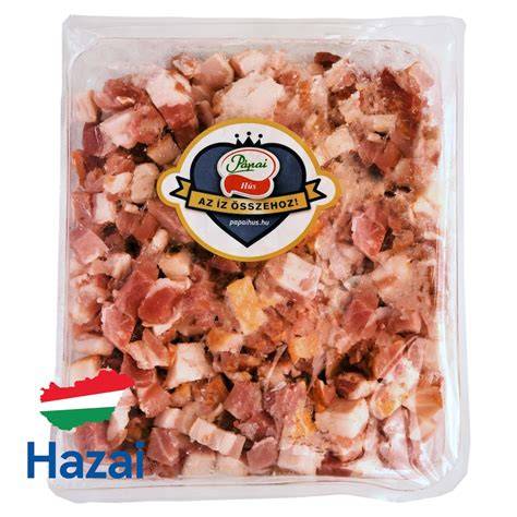 kockázott forrón füstölt bacon vákuumcsomagolásban