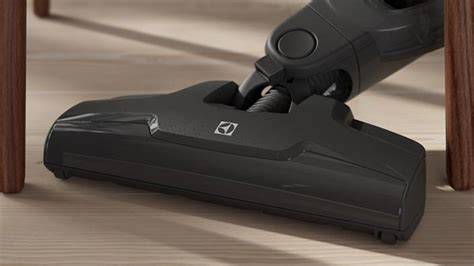 Electrolux vezeték nélküli porszívó takarítás közben